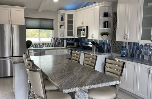 Biltmore Courts Condominio | Beautiful upstairs 2-bedroom condo, sleeps 4 and is near the Biltmore Hotel.