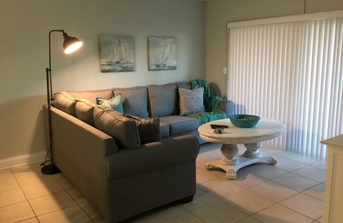 North Redington Beach Condominio | Beautiful 2 bedroom 2 Bath directly across from Gulf