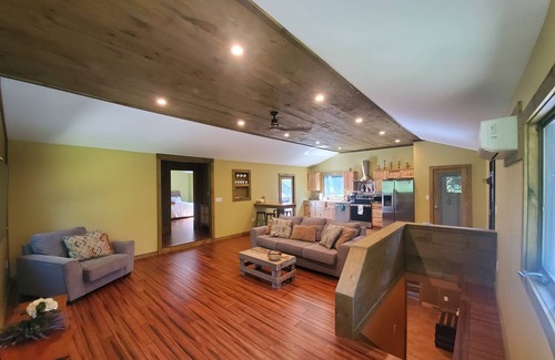 Tunkhannock Township Casa | Beautiful, quiet place in the woods