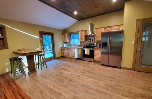 Tunkhannock Township Casa | Beautiful, quiet place in the woods