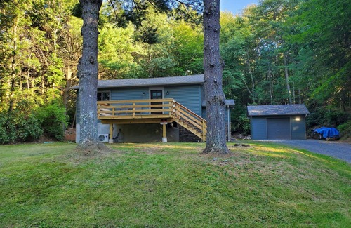 Tunkhannock Township Casa | Beautiful, quiet place in the woods