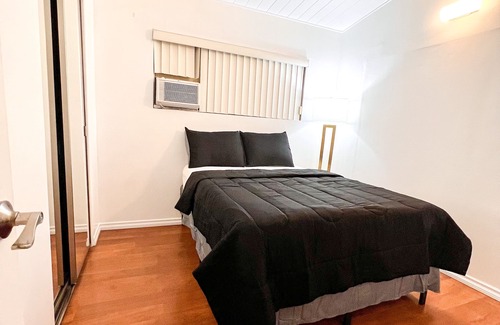 Sherwood Forest and Thistle Development Casa | Beautiful vacation home with large backyard, sleeps 6 with Kitchenette