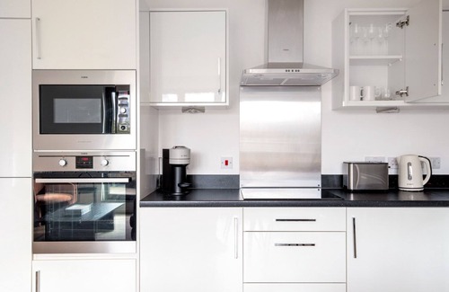 Prince's Apartamento | Beautiful Vauxhall 2BR w/ Balcony nr Tube, by Blueground