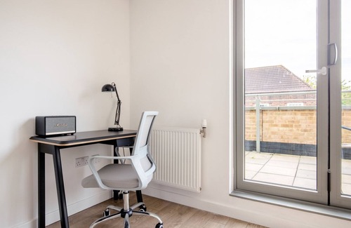 Prince's Apartamento | Beautiful Vauxhall 2BR w/ Balcony nr Tube, by Blueground