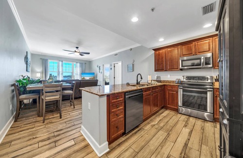 Upper Grand Lagoon Condominio | ⭐Beautiful Views-Resort Pool-Spa-Reflections 402⭐