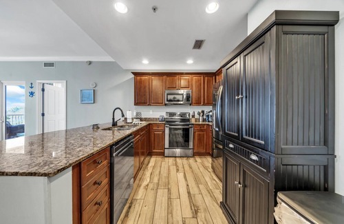 Upper Grand Lagoon Condominio | ⭐Beautiful Views-Resort Pool-Spa-Reflections 402⭐