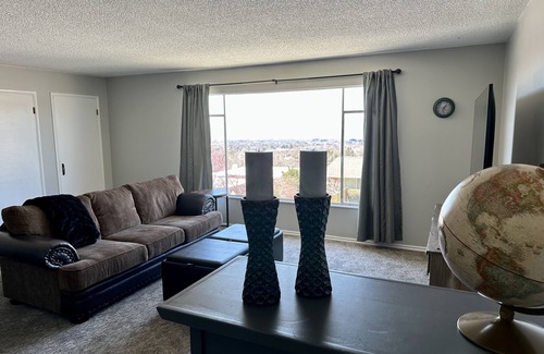 Salt Lake City Casa | Beautiful View, Quiet & Convenient Location near U of Utah, Shops, Skiing, More!