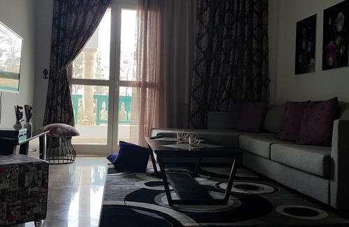 Yasmine Apartamento | Hermoso apartamento con vista ubicado en Yasmine Hammamet con jardín, piscina.