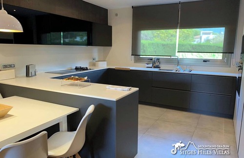 Vallpineda Villa | Preciosa Villa Amare con piscina privada y jardín
