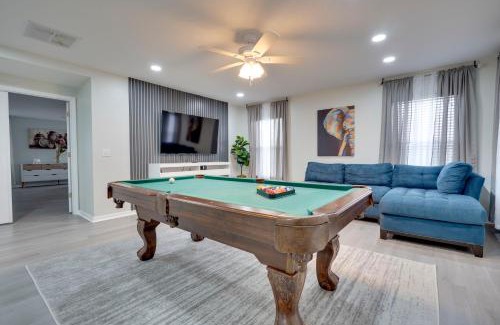 Kissimmee Casa | Beautiful Villa by Disney with Pool Sleeps 16