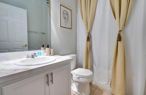 Kissimmee Casa | Beautiful Villa by Disney with Pool Sleeps 16