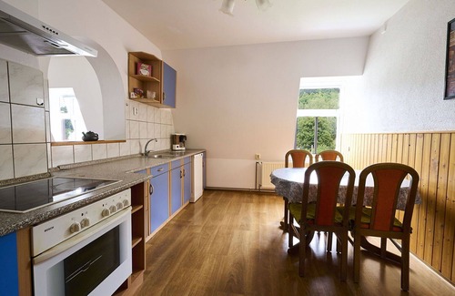 Desna Villa | Maravillosa casa de vacaciones para 4 personas con piscina, WIFI y TV