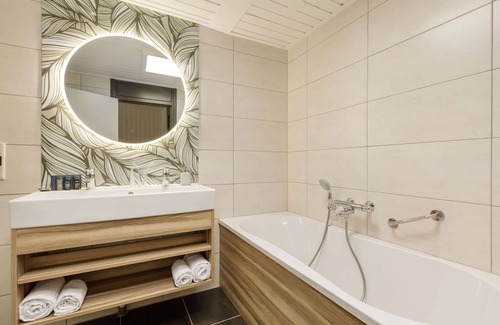 Heijen Casa | Estupenda casa de vacaciones para 4 personas con WIFI, piscina, TV, terraza y aparcamiento