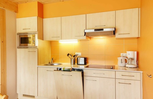 Nohfelden Casa | Maravillosa casa de vacaciones para 8 personas con WIFI, piscina, TV, terraza y aparcamiento