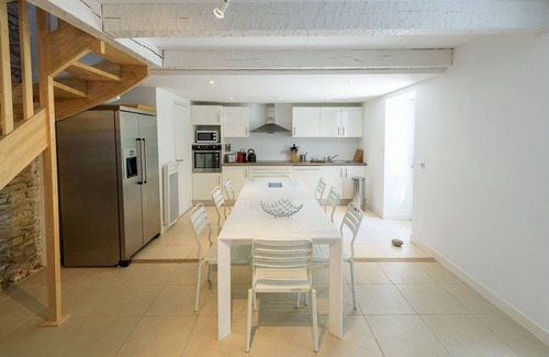 Plomeur Villa | Hermosa villa en Plomeur con piscina privada