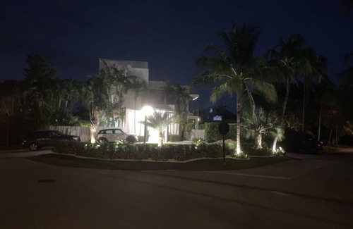 Key Biscayne Casa | beautiful villa in a paradise island with private pool and jacuzzi
