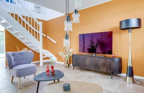 Krachtighuizen Villa | Beautiful villa on Park Boslust with cinema