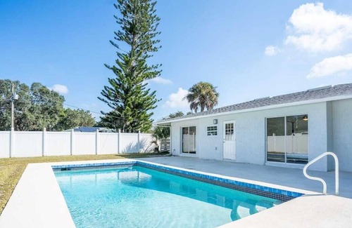 Braden River Casa | Beautiful Villa w/ a Private Pool near Siesta Key