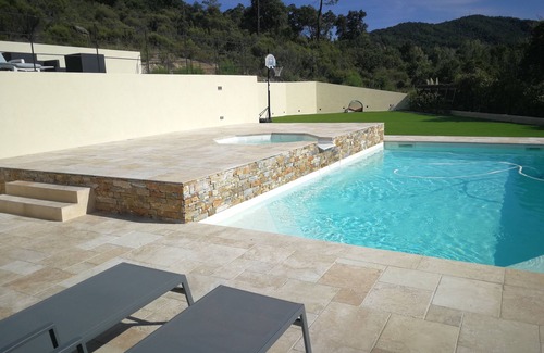 Les Esterets du Lac Villa | Hermosa Villa con piscina, jacuzzi y cancha de petanca no se pasa por alto :)