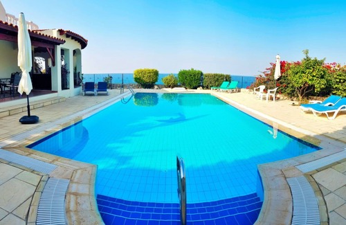 Esentepe Villa | Hermosa villa con increíbles vistas al mar y montaña en Esentepe, Kyrenia
