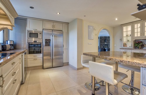 Marbella Villa | Hermosa Villa con piscina privada en Puerto Banús, Marbella, España