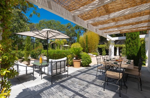 Cannes City Centre Casa | Beautiful villa with private garden, pool, sea view, walking distance from beach