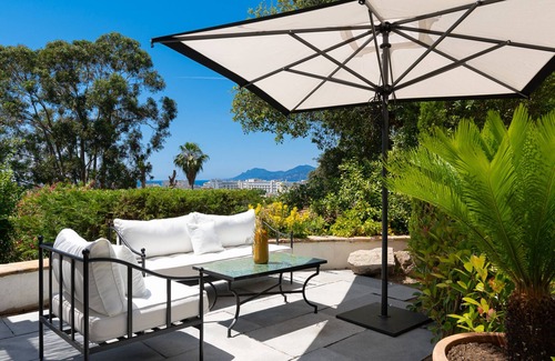 Cannes City Centre Casa | Beautiful villa with private garden, pool, sea view, walking distance from beach