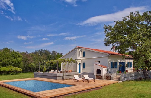 Garica Cabina | Hermosa villa en Vrbnik con piscina