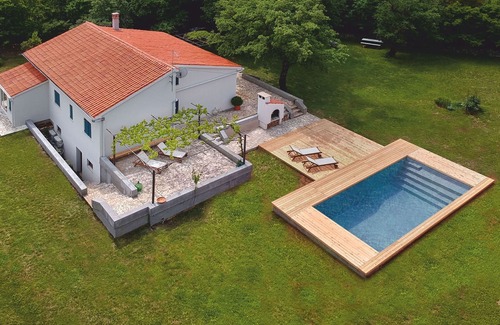 Garica Cabina | Hermosa villa en Vrbnik con piscina