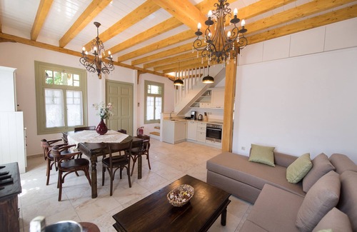 Agios Nikitas Villa | Hermosa villa con piscina privada a solo 50 metros del mar.