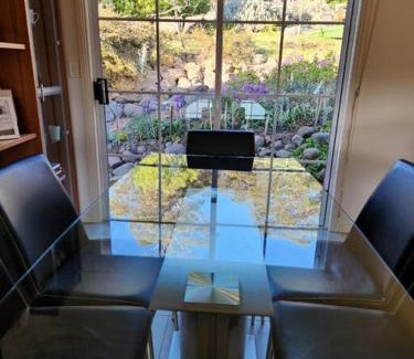 Rokeby Casa | Beautiful vineyard stay