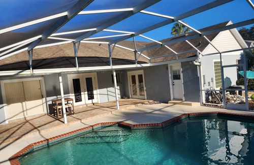 Campbell Casa | Beautiful vintage home with private pool