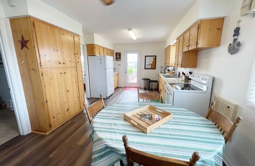 New London Cabaña | Beautiful vista looking across to Cavendish Dunes