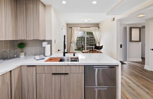 Coronado Cays Condominio | Hermoso condominio frente al agua con deslizamiento de barco