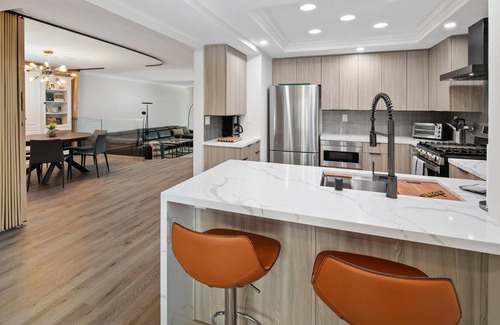 Coronado Cays Condominio | Hermoso condominio frente al agua con deslizamiento de barco