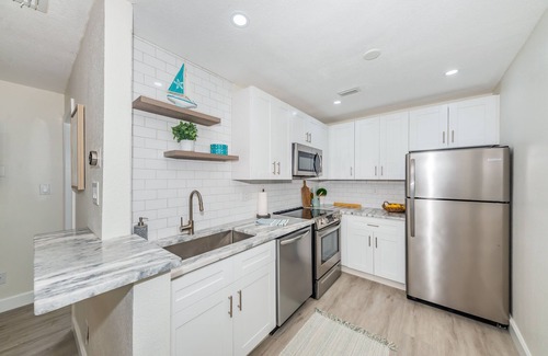 Coquina Key Condominio | Beautiful Waterfront Resort Style Living - 1 bed