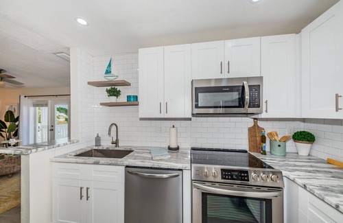 Coquina Key Condominio | Beautiful Waterfront Resort Style Living - 1 bed
