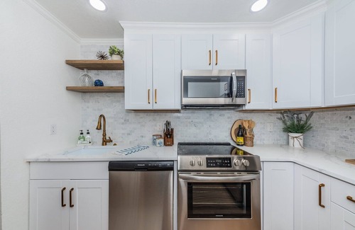 Coquina Key Condominio | Beautiful Waterfront Resort Style Living - 1 bed