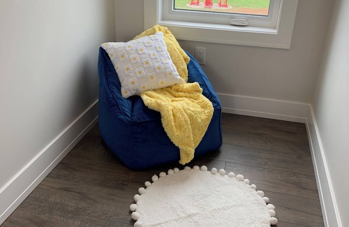New London Casa | New waterfront vacation home near Cavendish. Sleeps 10.
