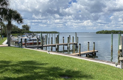 Longboat Key Condominio | Condominio frente a la bahía con espectaculares vistas y acceso a la playa!