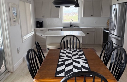 New London Cabaña | Beautiful Waterfront cottage in New London