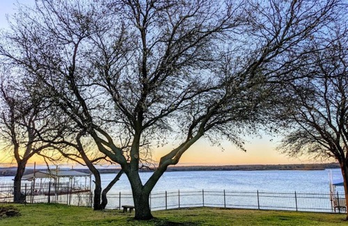 Runaway Bay Casa | BEAUTIFUL WATERFRONT HOME in Runaway Bay