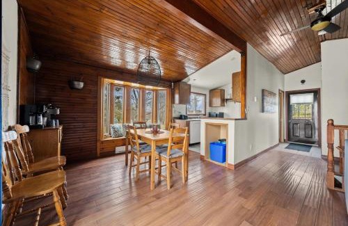Greater Napanee Casa | Beautiful Waterfront Family -Fishing Escape!