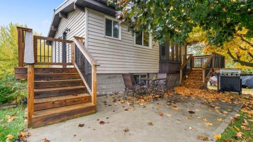 Greater Napanee Casa | Beautiful Waterfront Family -Fishing Escape!