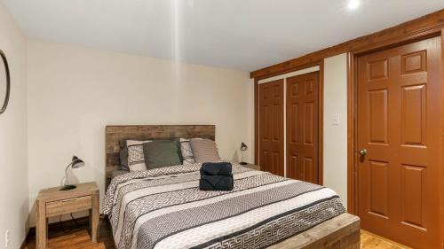 Greater Napanee Casa | Beautiful Waterfront Family -Fishing Escape!