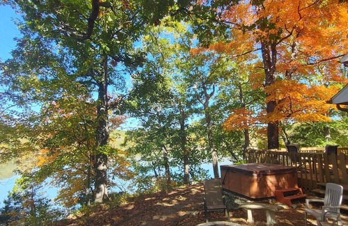 Camdenton Casa | Beautiful waterfront house with dock for family fun near Ha Ha Tonka State park