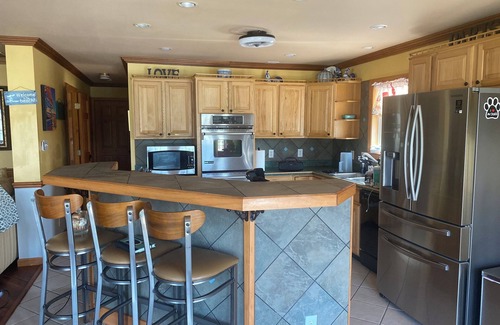 Cedar Neck Casa | Beautiful waterfront 5br/2banOptional boat rental