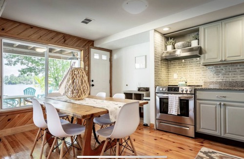White Lake Casa | Beautiful White Lake Lakehouse on Woodstock Way!