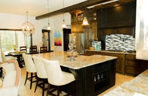 Ardmore Casa | Beautiful wooded acreage minutes from Lake Murray