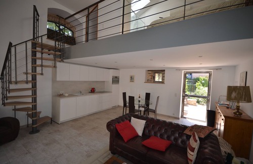 Laroque-des-Alberes Casa | Granero bellamente renovado (con piscina) en el centro de Laroque des Alberes